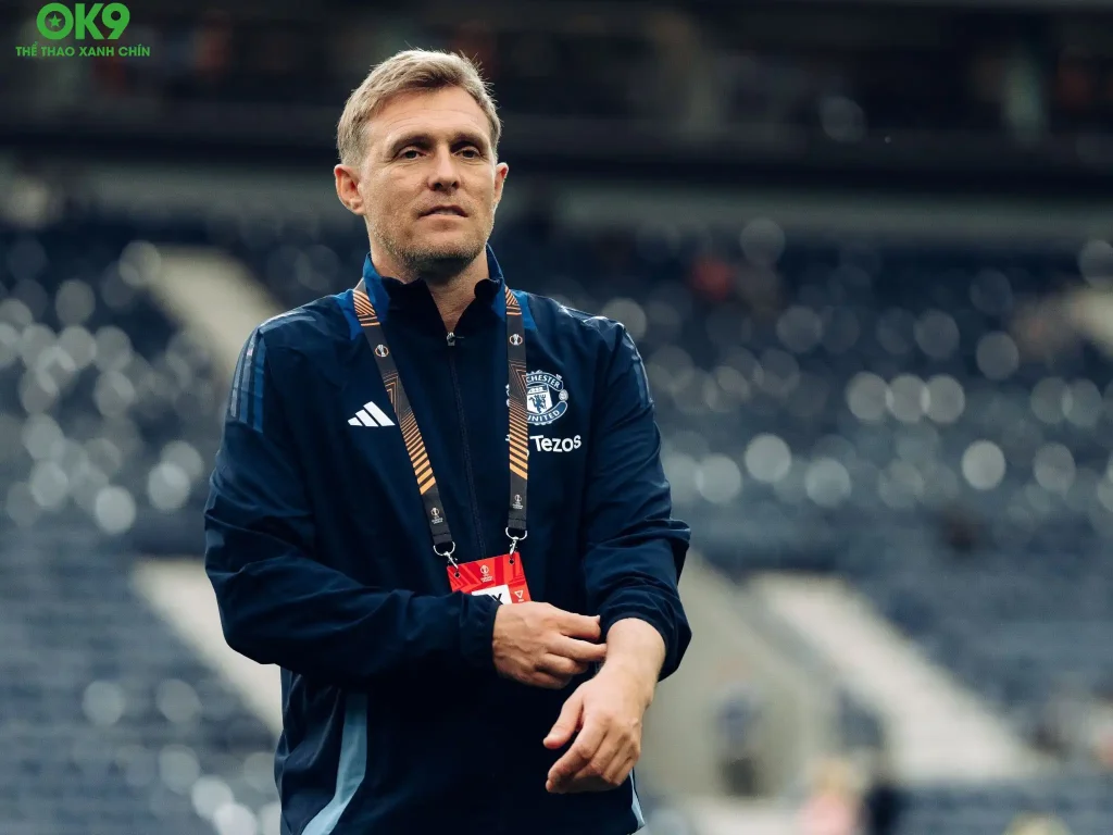 OK9 Soi Kèo: Chân dung Tân HLV vừa tiếp quản 'ghế nóng' Manchester United lộ diện! - zaveho OK9 Soi Kèo: Chân dung Tân HLV vừa tiếp quản 'ghế nóng' Manchester United lộ diện! - zaveho