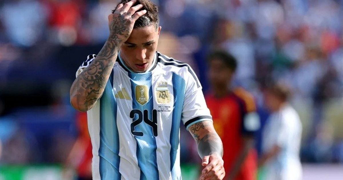OK9 - Enzo Fernandez đối mặt áp lực lớn từ cổ động viên Chelsea - zaveho OK9 - Enzo Fernandez đối mặt áp lực lớn từ cổ động viên Chelsea - zaveho