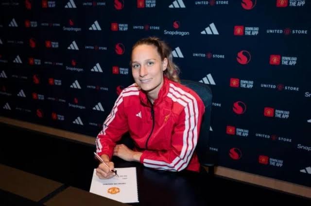 OK9 - Janina Leitzig và góc khuất bình yên tại MU - zaveho
